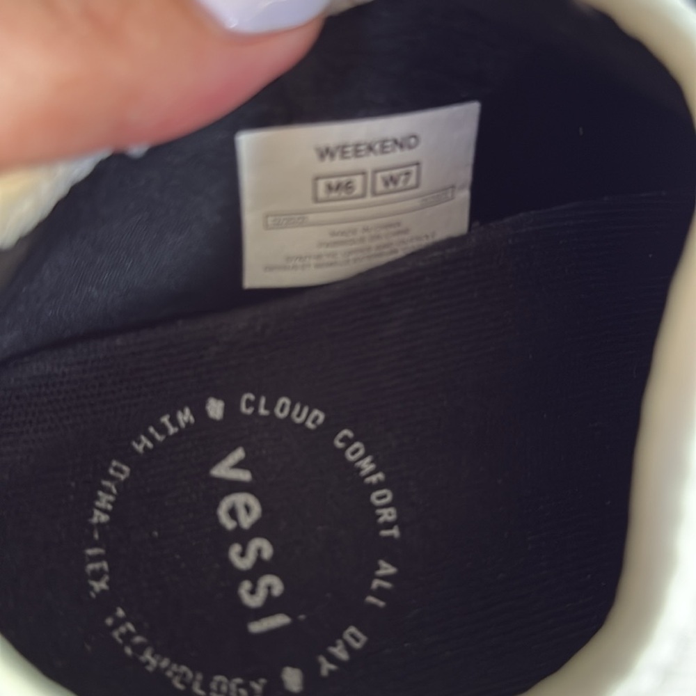 Vessi cloud, comfort, waterproof sneakers - Picture 3 of 4